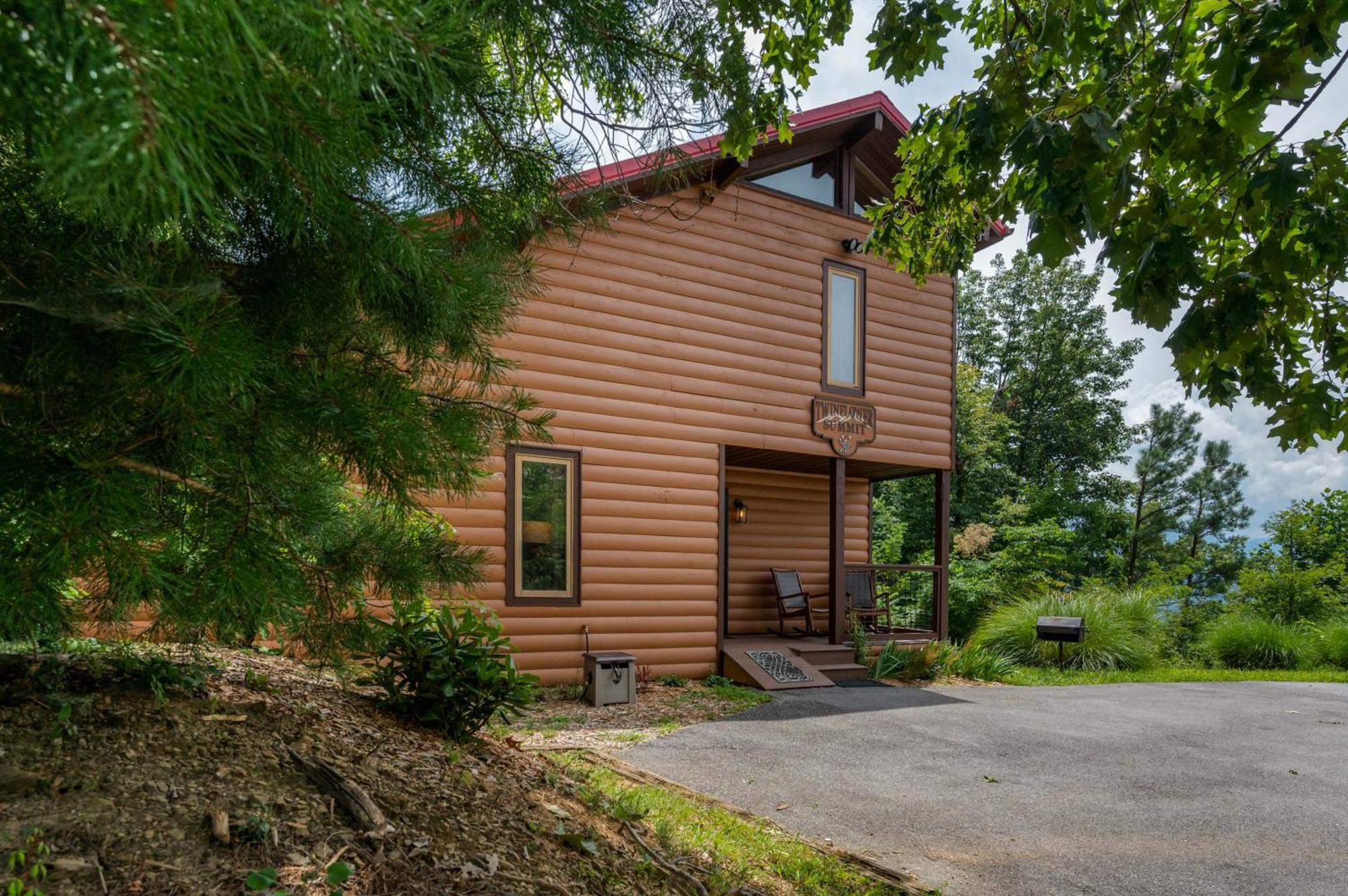 Twinflower Summit - Incredible Views, Pet Friendly! Gatlinburg Exterior photo
